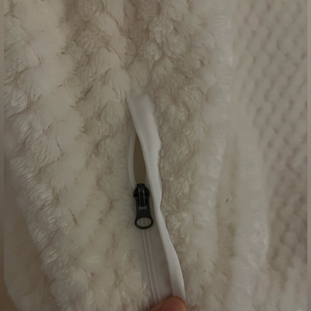 White Soft Pull Over - image 6